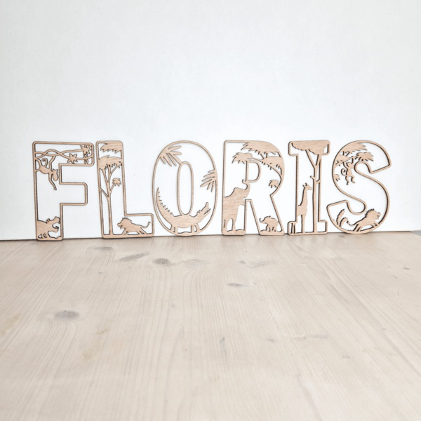 Decoratieve jungle letters met dierenprint