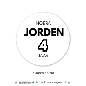 Traktatie naamsticker | Naam + leeftijd - Strak (5 stuks)