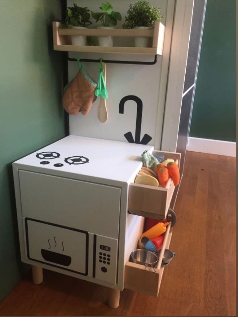 DIY Speelkeuken van een kastje